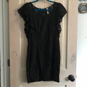 Form Fitting Black Lace Dress 🌹💄